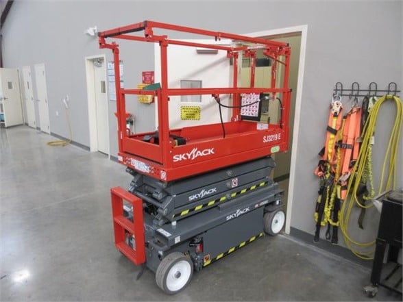 NEW 2025 SKYJACK SJ3219 E Scissor Lift