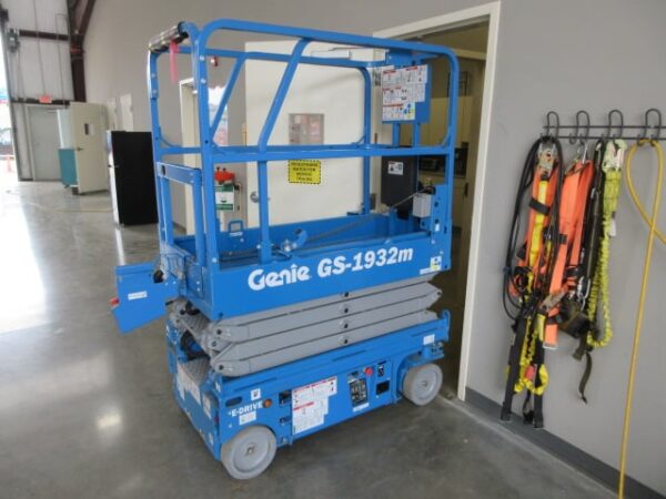 NEW 2025 GENIE GS-1932m E-Drive Micro Scissor Lift